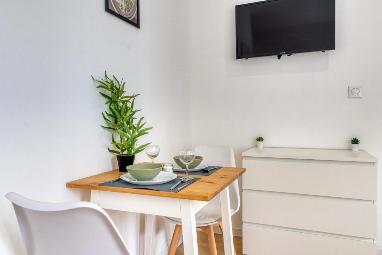 1225location Apartment *