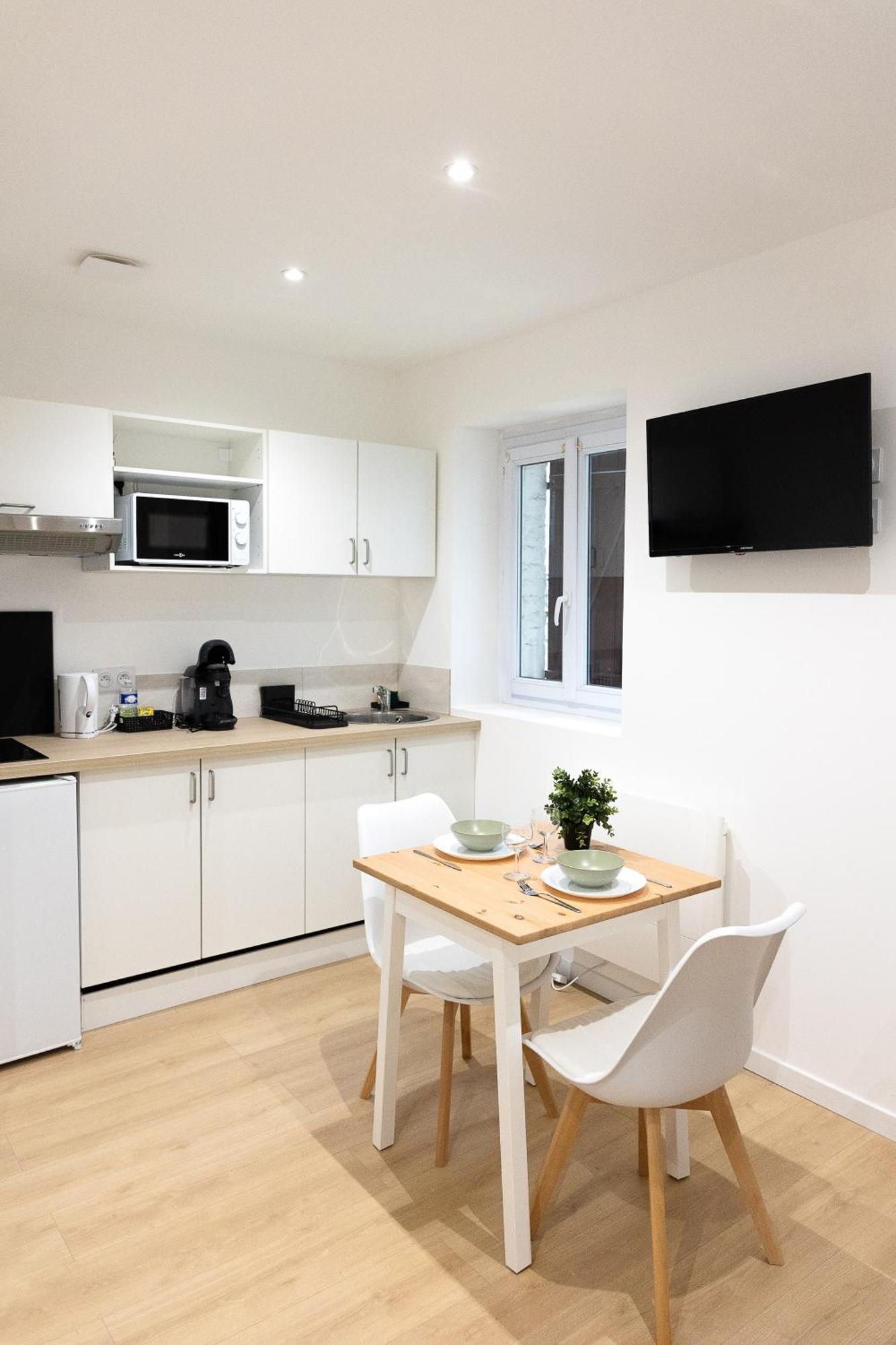 1225location Apartment *
